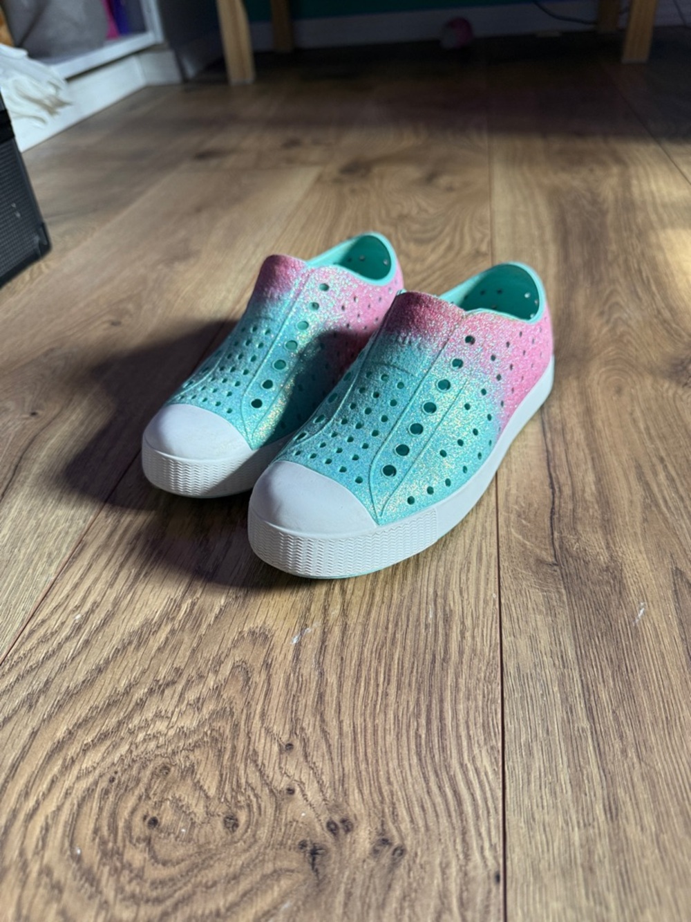 Native kids shows J1